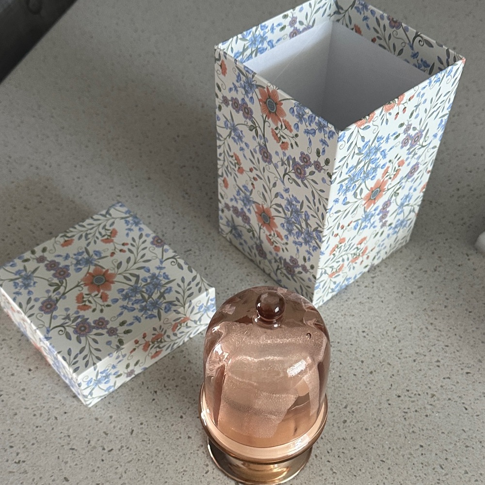 Apricot Jasmine Candle with Floral Pattern Decorative Box